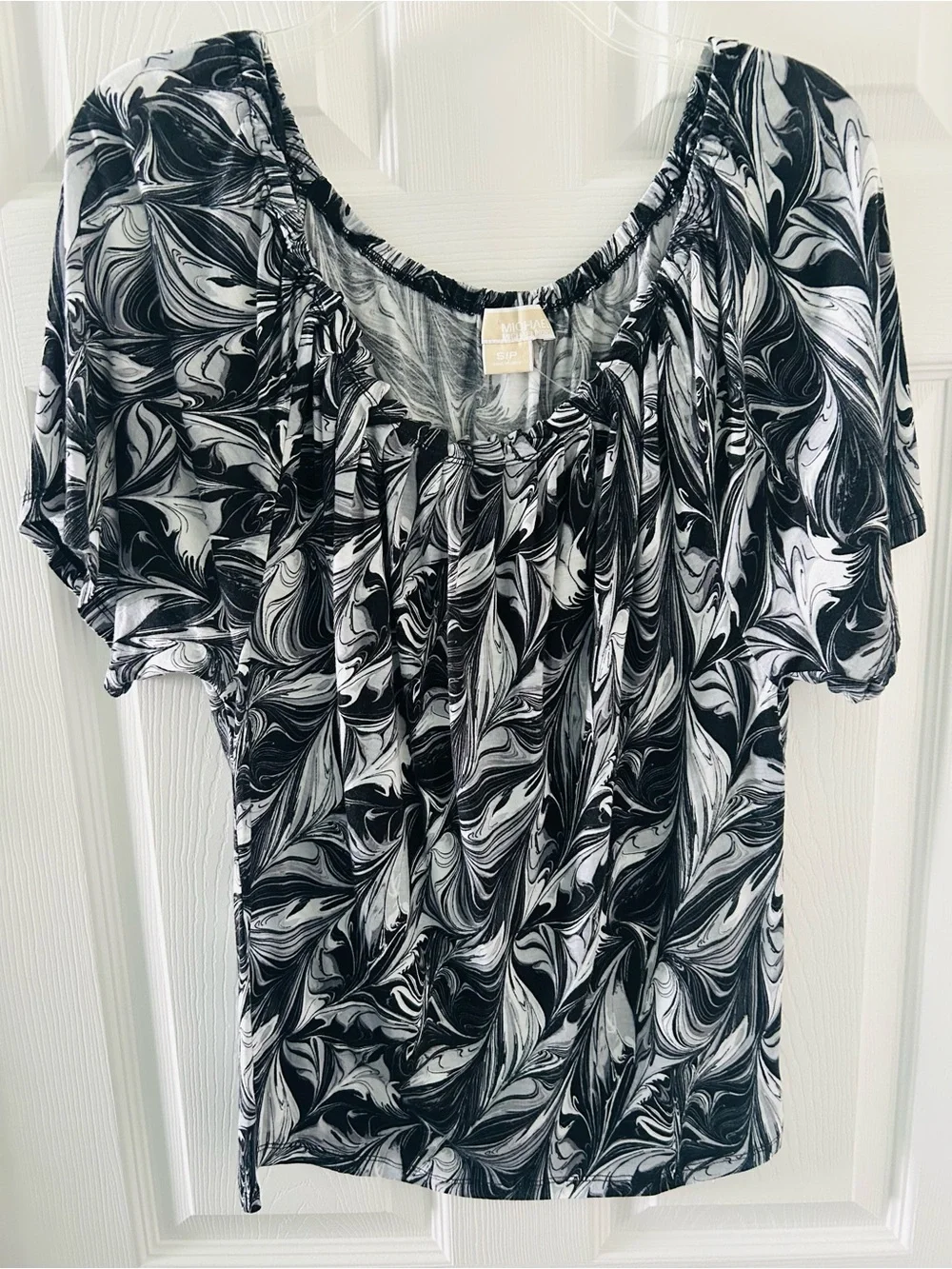 Michael Kors Black & White Swirl Short Sleeve Scoop Neck Top